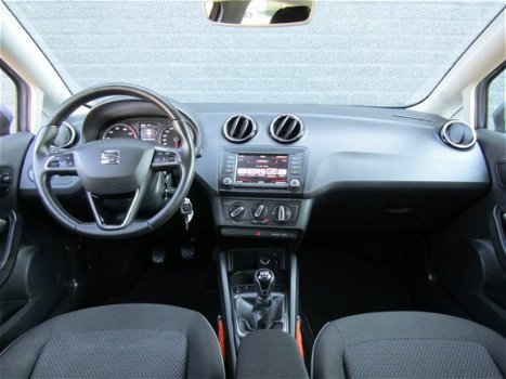 Seat Ibiza - 1.0 TSi 95 pk Style Connect / Navigatie / LED / Parkeersensoren - 1