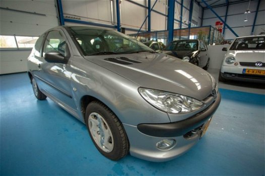 Peugeot 206 - XS 1.6-16V - 1