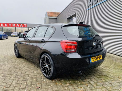 BMW 1-serie - 116i Executive Sport Line Bi-Xenon Navigatie PDC 18 Inch M Performance velgen Sportsto - 1