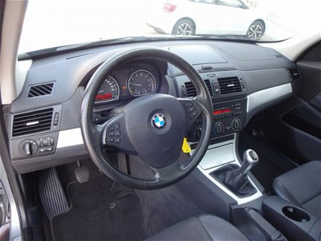 BMW X3 - 2.0i Introduction +NAP Nieuwstaat LM 17'' Panorama-dak Trekhaak - 1