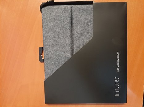 00088 Intuos softcase medium 16 inch - 4