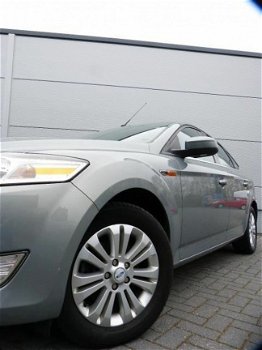 Ford Mondeo - 2.0-16v (146pk) Ghia 5-drs Clima / Trekhaak / Cruise - 1