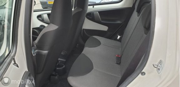 Toyota Aygo - I 1.0-12V Now Airco APK 2 JAAR tot 2021 - 1