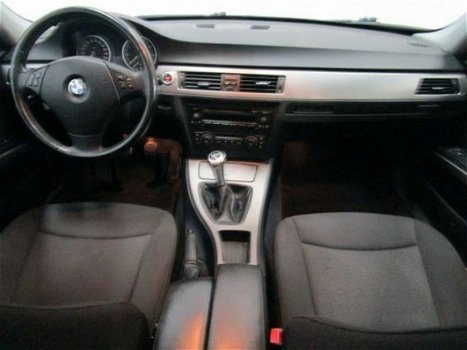 BMW 3-serie - 320i Dynamic Executive Airco - 1