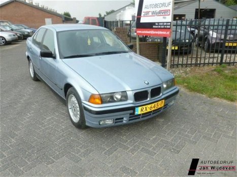 BMW 3-serie - 320i 6cil.sedan - 1