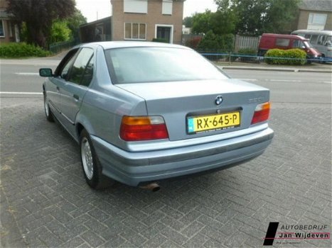 BMW 3-serie - 320i 6cil.sedan - 1