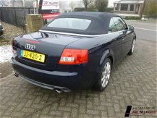 Audi A4 Cabriolet - 4.2 V8 S4 quattro