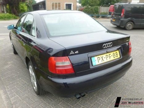 Audi A4 - 2.8 quattro 30v comfort - 1