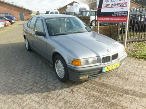 BMW 3-serie - 318i aut - 1