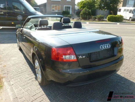 Audi A4 - 2.5tdi pro line 6versn - 1