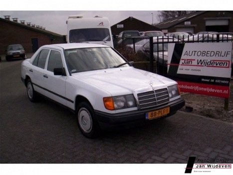 Mercedes-Benz 200-serie - 200 aut 02-1986 belasting vrij - 1