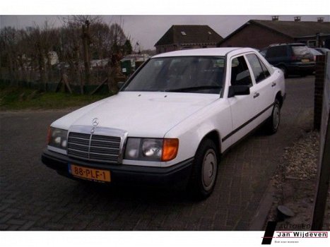 Mercedes-Benz 200-serie - 200 aut 02-1986 belasting vrij - 1