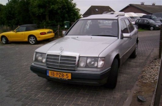Mercedes-Benz 230 - 230E aut.1986 - 1