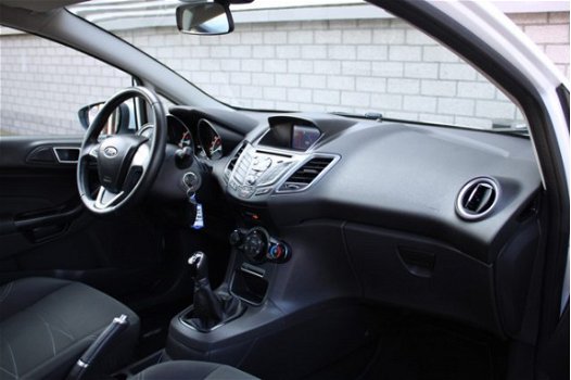 Ford Fiesta - 1.0 Style | Navigatie | Bluetooth | Airco - 1