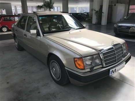 Mercedes-Benz 200-serie - 260 E (W124) - 1