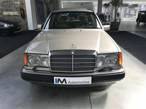 Mercedes-Benz 200-serie - 260 E (W124) - 1