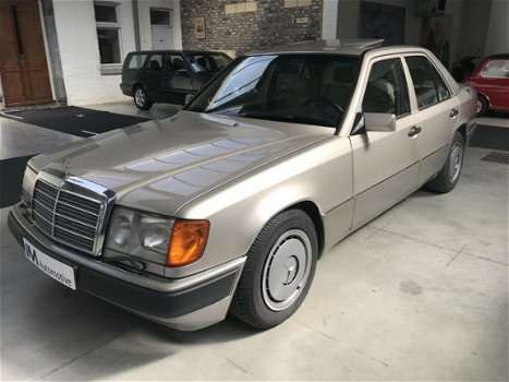 Mercedes-Benz 200-serie - 260 E (W124) - 1