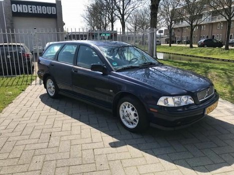 Volvo V40 - 2.0 Dynamic - 1