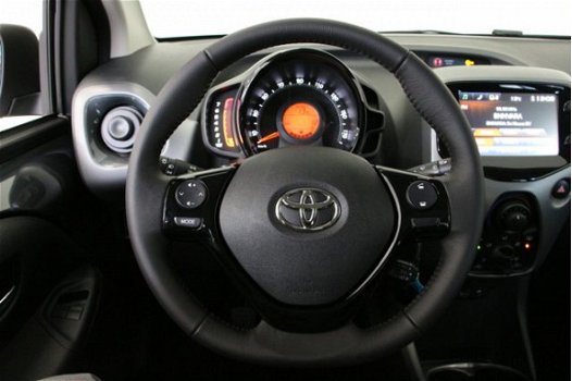 Toyota Aygo - 1.0 VVT-i x-play - 1