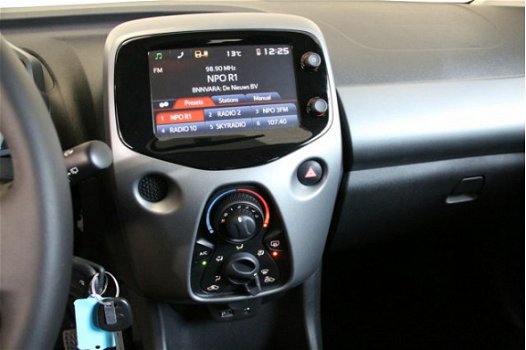 Toyota Aygo - 1.0 VVT-i x-play - 1