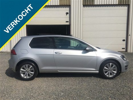 Volkswagen Golf - 1.2 TSI Easyline PANODAK - 1