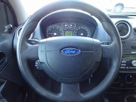 Ford Fiesta - 1.3-8V Champion 5-Deurs Airco Eleck.ramen+spiegels Trekhaak NAP - 1