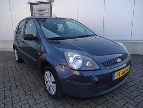 Ford Fiesta - 1.3-8V Champion 5-Deurs Airco Eleck.ramen+spiegels Trekhaak NAP - 1