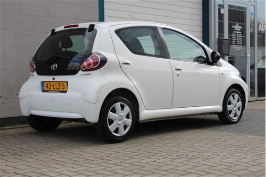 Toyota Aygo - 1.0-12V Comfort /NAP/5DEURS/ - 1