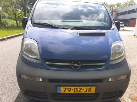 Opel Vivaro - 1