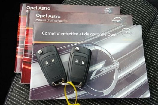 Opel Astra - 1.6 Turbo Cosmo 180PK, Navigatie, PDC v+a, Cruise, Clima, Xenon - 1