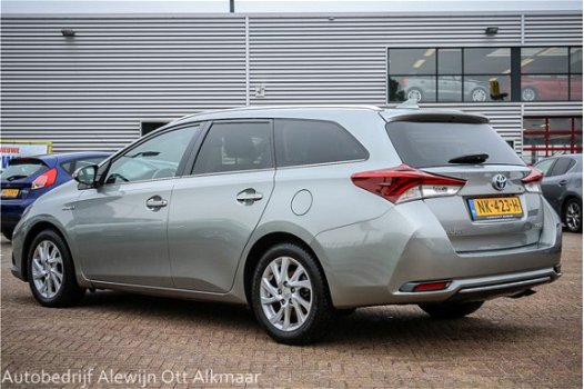 Toyota Auris Touring Sports - 1.8 Hybrid Trend AUTOMAAT, Navi, Panoramadak, Lmv - 1