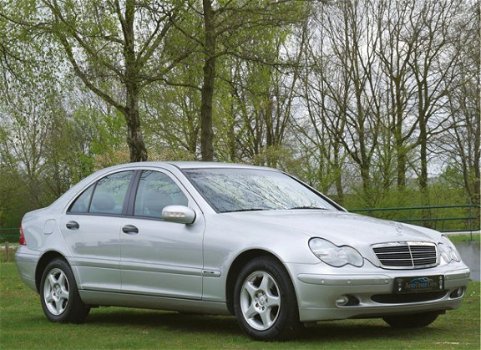 Mercedes-Benz C-klasse - W203 C 180 Kompressor Comfort Aut.-5 | 62.840 km. volledig gedocumenteerd | - 1