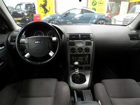 Ford Mondeo - 1.8-16V FIRST EDITION Airco, Trekhaak, NAP, Stuurbekrachtiging - 1