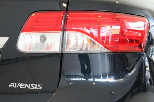 Toyota Avensis - 1.8 BUSINESS AUTOMAAT NAVI TEL CAMERA NAP - 1