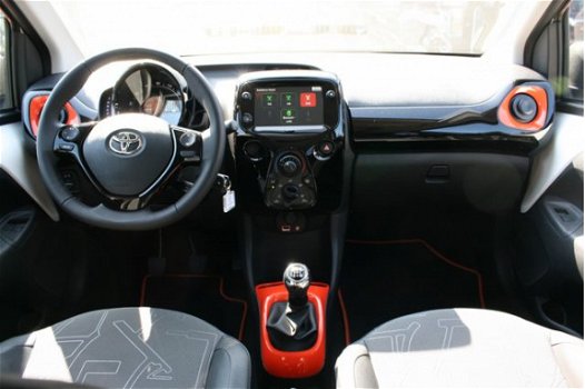 Toyota Aygo - 1.0 VVT-i x-otic | Airco | Apple Carplay | Sunroof | Uniek - 1