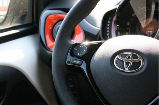 Toyota Aygo - 1.0 VVT-i x-otic | Airco | Apple Carplay | Sunroof | Uniek - 1
