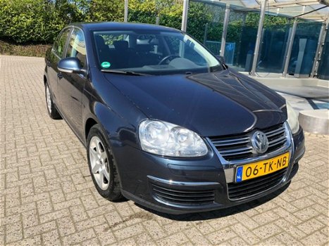 Volkswagen Jetta - 1.9 TDI Comfortline Business - 1