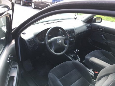 Volkswagen Golf - 1.9 TDI Sportline - 1