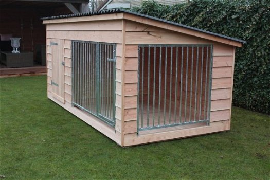 Luxe Douglas hondenkennel met zijpaneel type: Max - 2