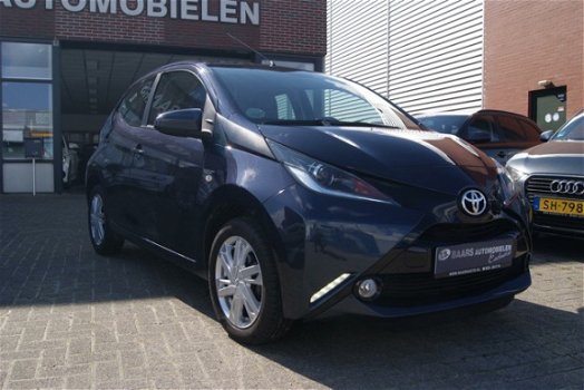 Toyota Aygo - 1.0 VVT-i 70pk 5D x-play touch lm velgen - 1