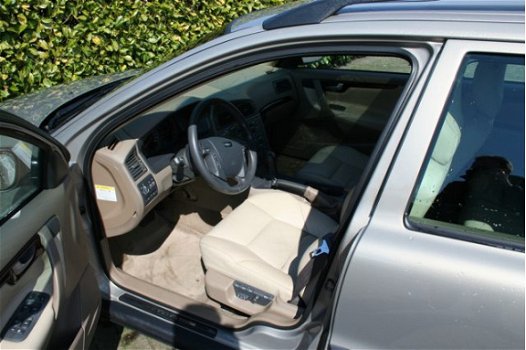 Volvo V70 - 2.0 T automaat - 1