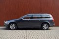 Volvo V70 - 2.5 FT-231PK-Aut-Momentum-Winter line-Trekhaak - 1 - Thumbnail