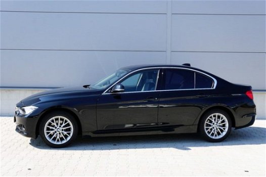 BMW 3-serie - 320I Executive - 1