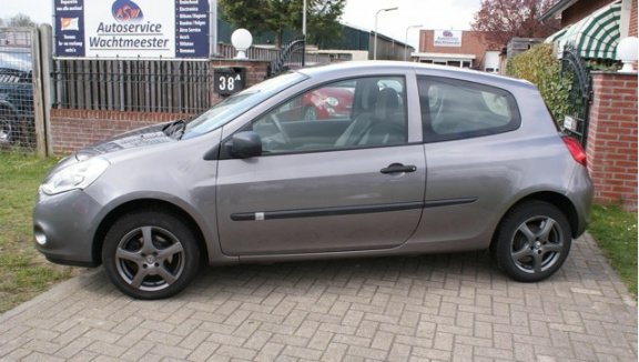 Renault Clio - 1.2 Special Line - 1