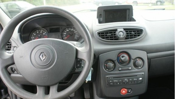 Renault Clio - 1.2 Special Line - 1