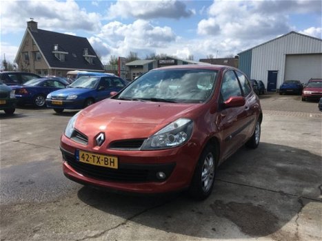 Renault Clio - 1.4-16V Exception - 1