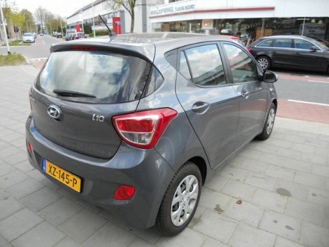 Hyundai i10 - bleu drive 5 deuren airco - 1