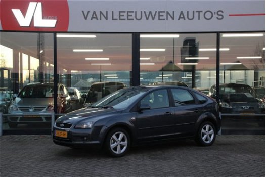 Ford Focus - 1.8-16V Ambiente Flexifuel | Airco | Navigatie | Stoelverwarming | Parkeersensoren | Tr - 1