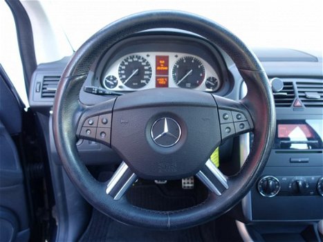 Mercedes-Benz B-klasse - 170 Avantgarde (leer, navi, pdc, climate) - 1