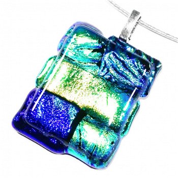 Luxe glashanger met blauw, geel en groen dichroide glas. Glazen hanger voor aan een ketting! - 4